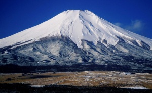 Mount_Fuji_from_Hotel_Mt_Fuji_1995-2-7